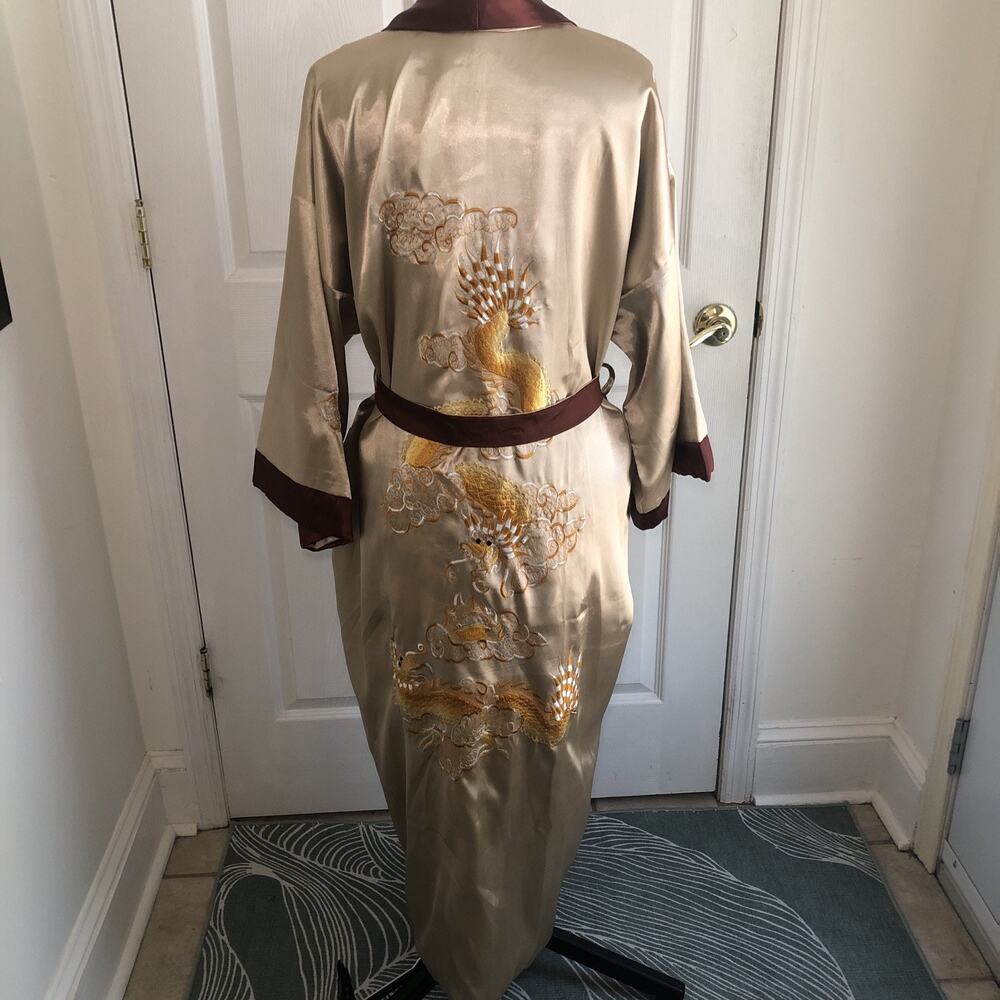 Vintage Silk Kimono reversible Sz Med embroidered Dragon Hollywood glam Mythical